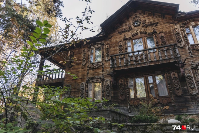 Посмотрите, какие олени подпирают балкон! | Источник: Наталья Лапцевич