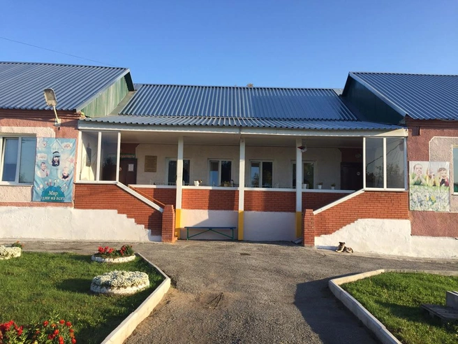 Здание успело сильно обветшать с 1997 года постройки | Источник: официальный сайт Евтинского детского дома-интерната для детей