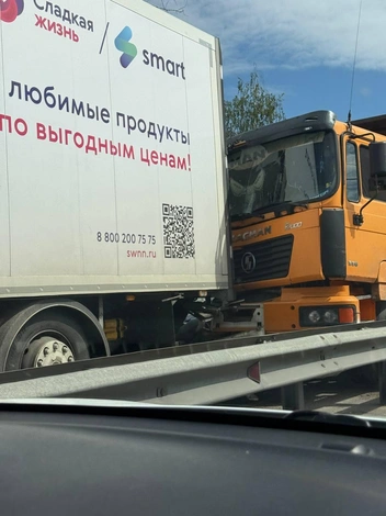 Пострадал водитель одного из большегрузов | Источник: «Твой Бор» / Vk.com
