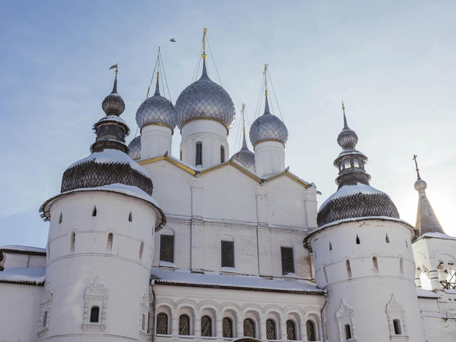 Несколько веков назад в этих башнях и палатах кипела жизнь. | Источник: Артем Бауман / 76.RU