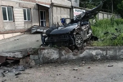 В Барнауле водитель погиб в ДТП с переворотом