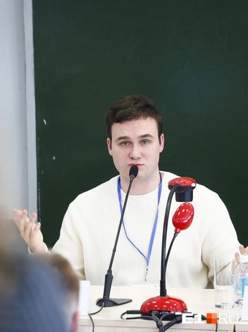 Николай отвечал на первый вопрос около получаса | Источник: Владислав Лоншаков / E1.RU
