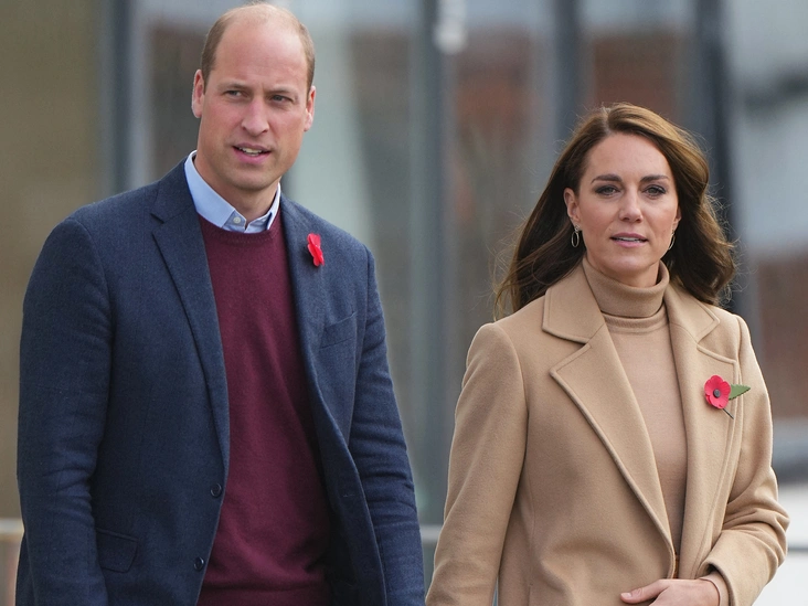 Принц и принцесса Уэльские прибывают с визитом на улицу в Скарборо, Северный Йоркшир, 3 ноября 2022