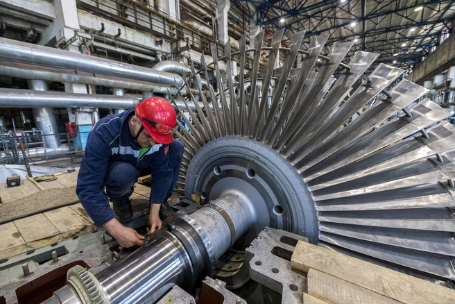 Industrial maintenance work on rotating equipment