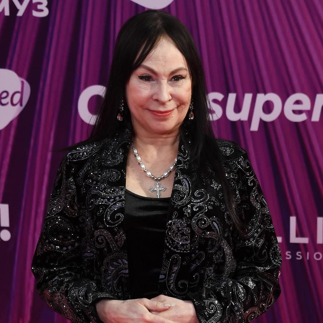 Деформация челюсти, проблемы с зубами и асимметрия лица: у Марины Хлебниковой нашли опухоль