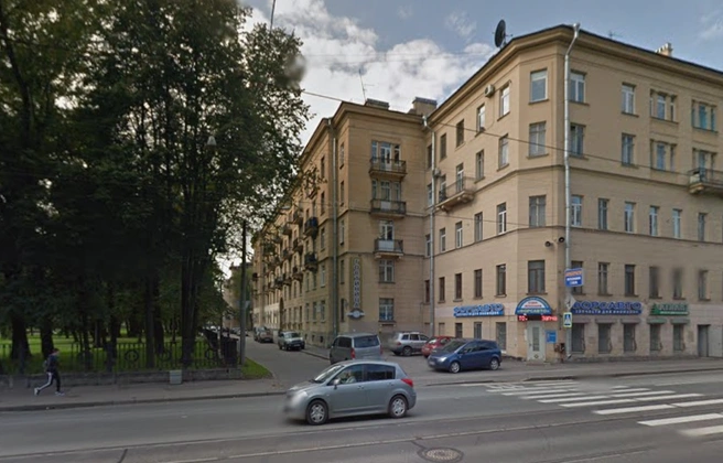 В нашем доме поселился неприятнейший сосед. Как в квартире устроили баню, а у чиновников — лапки | Источник: скриншот google.com / maps