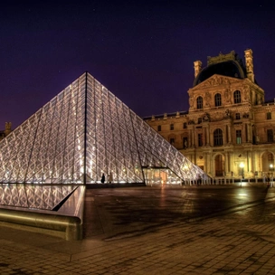 Первых подозреваемых в ограблении Лувра задержали — им мог помогать охранник музея