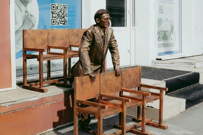 Irkutsk Proposes New Monument to Leonid Gaidai