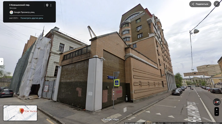 Дом по адресу Ксеньинский пер., 3, в котором находится квартира Ларисы Долиной | Источник: Google Карты