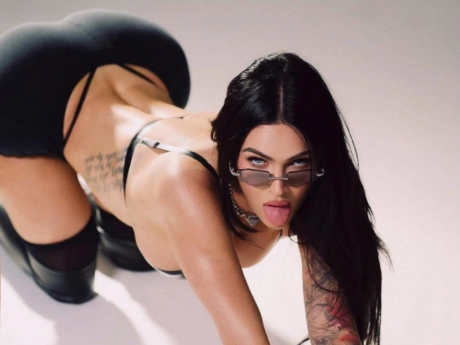 Меган Фокс продолжила делиться кадрами из дерзкой фотосессии | Источник: meganfox / Instagram (экстремистская организация, деятельность запрещена на территории РФ)