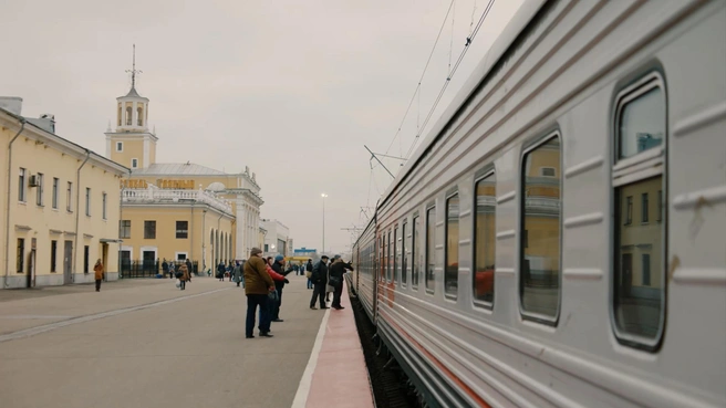 В заключительных эпизодах фильма действие происходит на вокзале Ярославль-Главный. | Источник: фильм «Жизнь впереди» (18+), режиссер Карен Оганесян, 2017 год / кинокомпании «Главкино», «КАРГО», НТВ