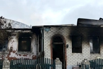 Следователи выясняют обстоятельства гибели женщины при пожаре