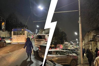 ДТП в Ярославле остановило троллейбусы, пассажиры пошли пешком