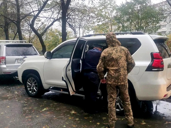 Конфискованный Toyota Land Cruiser Prado | Источник: r25.fssp.gov.ru