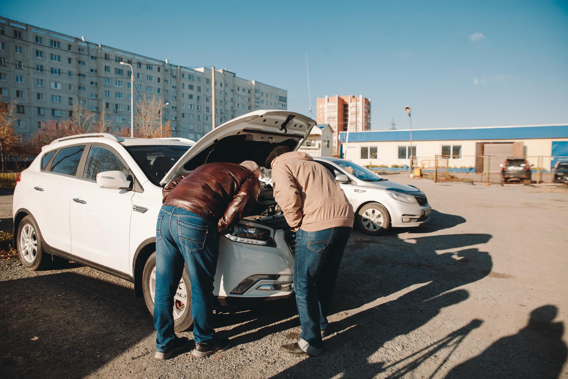 В автосалонах Тюмени нет ажиотажа по покупке машин, Стоит ли покупать  автомобиль в Тюмени, Стоит ли продавать машину в Тюмени сейчас - 4 марта  2022 - 72.ру