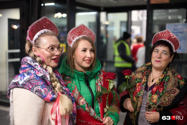 Цветные платки и кокошники&nbsp;— тренд сезона! | Источник: Роман Данилкин / 63.RU