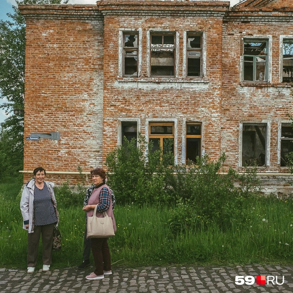 Часть дорог в поселке&nbsp;— из брусчатки | Источник: Василина Любимова / 59.RU