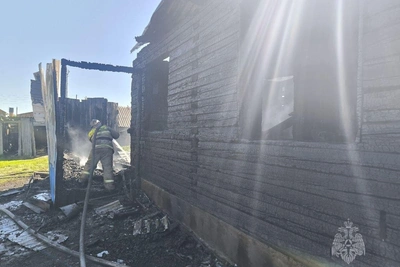Под Красноярском в пожаре погибли женщина и двухлетний ребенок