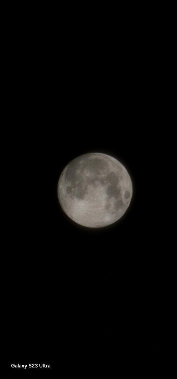 Впрочем, цвет у Луны разнится  | Источник: читатель 74.RU