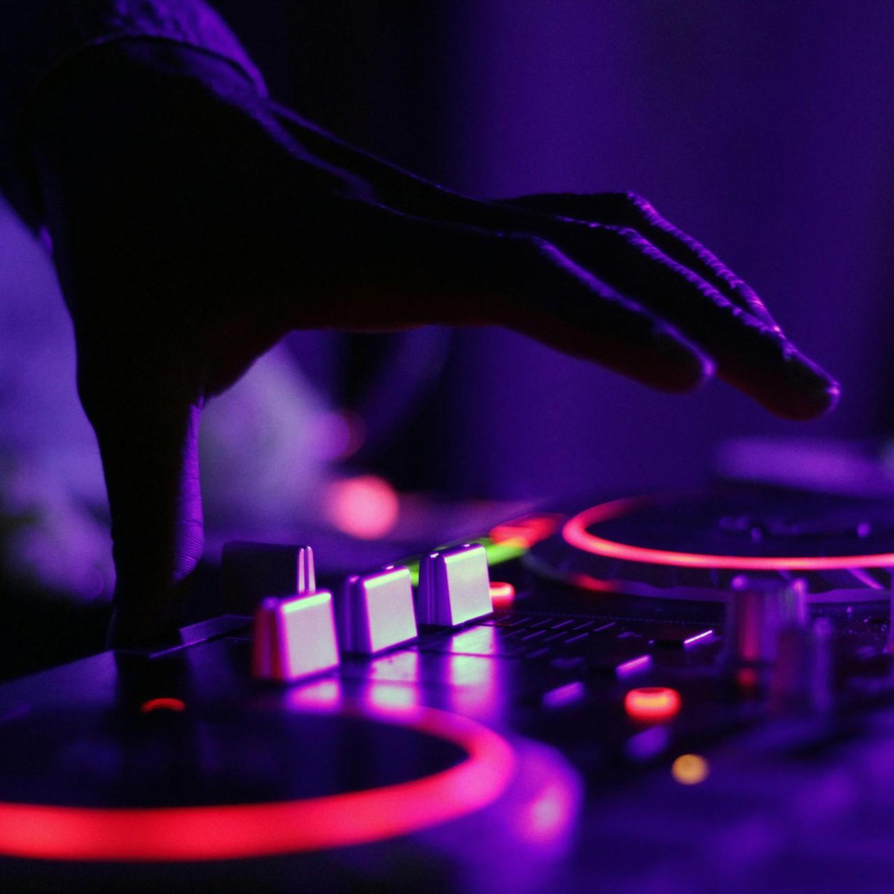 Китайский диджей-абьюзер удерживал россиянку в плену и зверски избивал ее