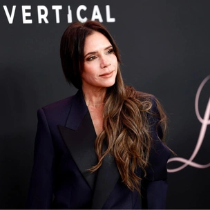 Повзрослевшая Харпер, Круз и Ромео с возлюбленными: все гости показа Victoria Beckham AW25