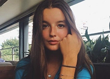 Саша Стриженова сгорает от любви рядом с бойфрендом