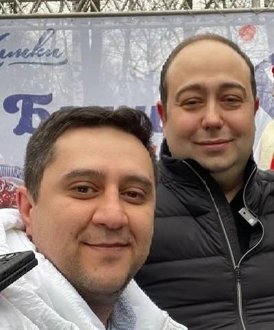 Арег Щепихин на празднике Масленица с главой Химок Дмитреем Волошиным | Источник: Арег Щепихин / Instagram (деятельность запрещена в РФ)