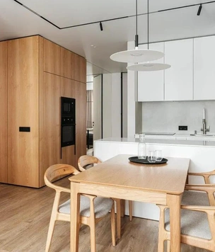 Минималистичная квартира 80 м² в Новосибирске для семьи с тремя детьми