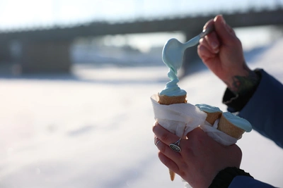 Testing the Snowdrift Ice Cream Trend: Taste and Feasibility