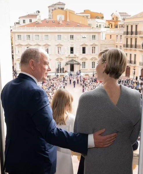 «Больно смотреть»: фото князя Монако Альбера и княгини Шарлен в честь годовщины свадьбы ужаснуло публику