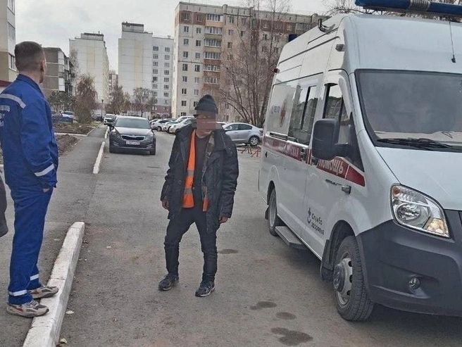 Свидетели сообщают, что именно этот человек совершил нападение на женщину | Источник: «Типичный Тобольск» на Vk.com