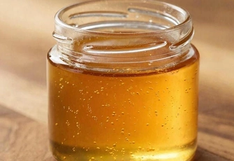 Терапевт Никулина рассказала, помогает ли мед от кашля и какие сорта для этого выбрать