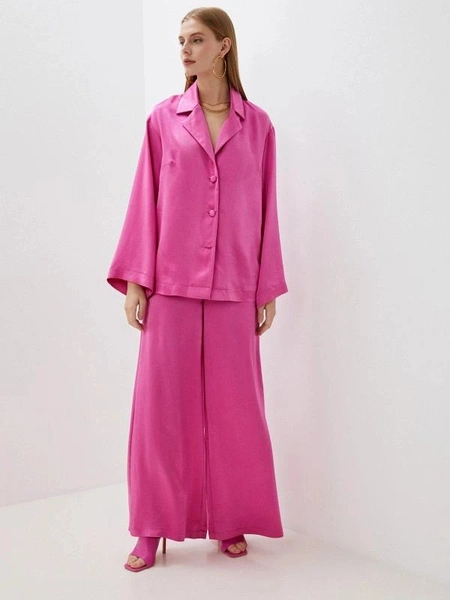 Костюм TrendyAngelЦена: 11 990 руб.Где купить: lamoda.ru