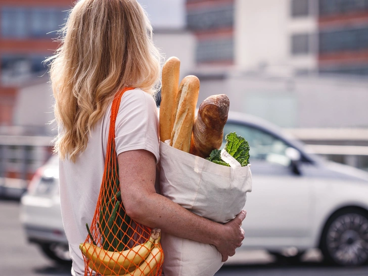 Не тратьте на них деньги: эти 20 продуктов вы выбрасываете чаще всего — проверьте свой холодильник