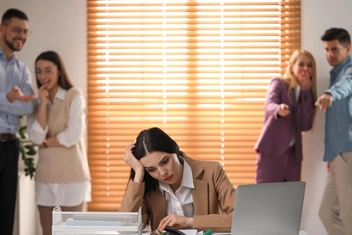 «Я — 30-летняя размазня. Как сделать так, чтобы на мне наконец-то перестали „ездить“?»