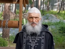 Как отцу Сергию удалось захватить монастырь и при чем тут «Уральские пельмени»: хронология событий