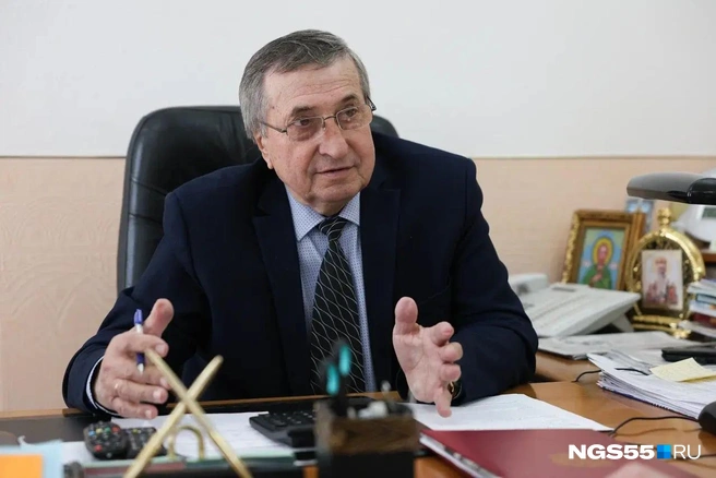 Глава сетует, что до райцентра дорогу никто ремонтировать не собирается  | Источник: Евгений Софийчук / NGS55.RU 