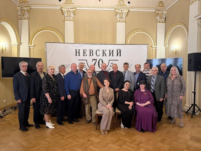 «Пример всей стране»: объединились два крупнейших союза писателей Петербурга | Источник: СПР