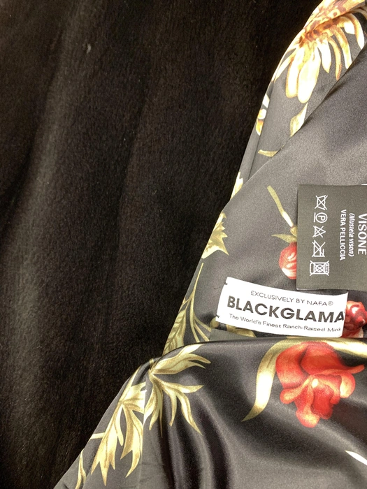 Это эталон для оценки всех остальных черных норок | Источник: ИП Кузнецова Дарья Александровна