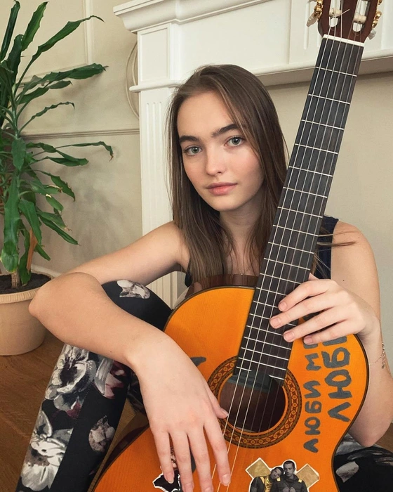 Источник: anasrasiabezrukovaofficial / Instagram.com (экстремистская организация, деятельность запрещена на территории РФ)