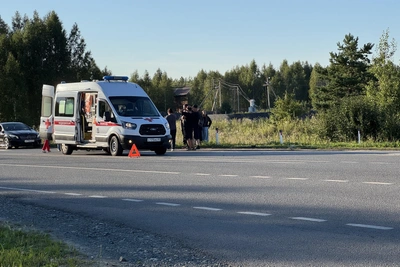 Под Курганом мотоцикл столкнулся с Ford: двое ранены