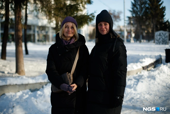 Оксана (слева) верит в сознательность молодежи | Источник: Андрей Бортко / NGS.RU