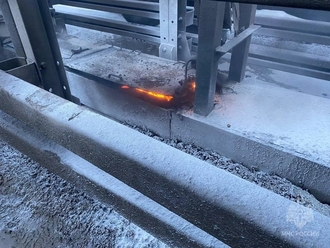 На мосту загорелся кабель | Источник: МЧС Нижегородской области