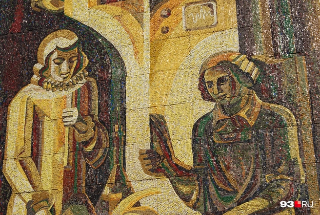 На мозаике изображен Ломоносов | Источник: Екатерина Подымова / 93.RU