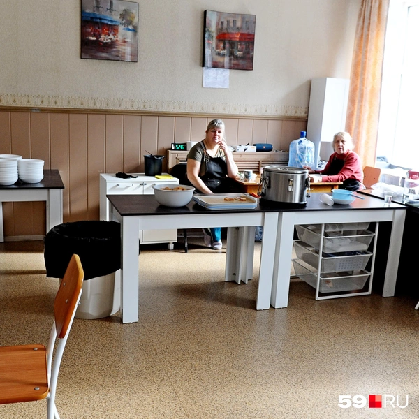 В этой столовой часто раздают еду нуждающимся | Источник: Ирина Тропина / 59.RU