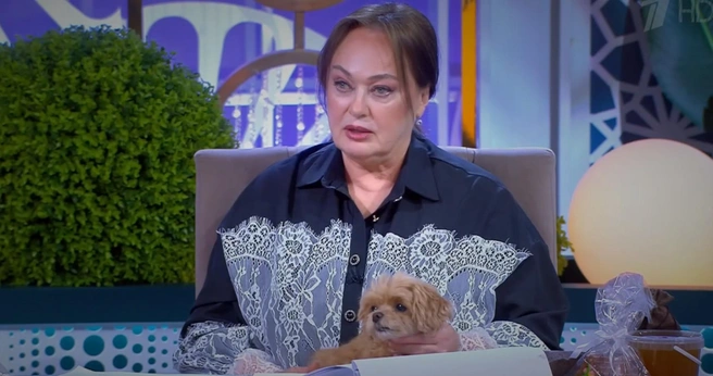 Лариса Гузеева с питомцем | Источник: 1tv.ru