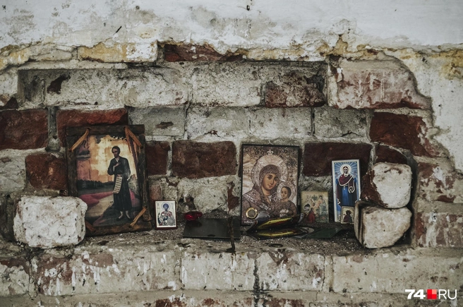 Однако сюда до сих пор ходят паломники, чтобы помолиться | Источник: Виталий Гущинский