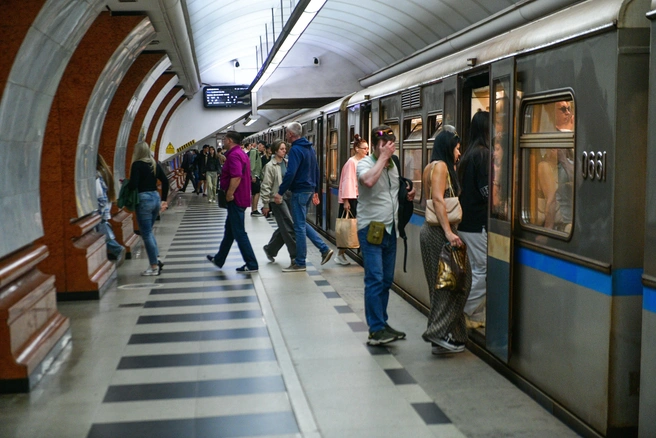 На Арбатско-Покровской линии метро произошел сбой | Источник: Артем Устюжанин / MSK1.RU
