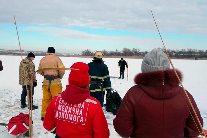 Трагедия с женщиной, утонувшей на Крещение, повторилась. Так же под лед ушел 38-летний мужчина