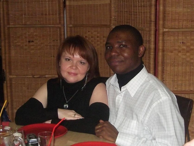 Афама Езеуго женат 15 лет и не готов расстаться с любимой ни за какие блага мира | Источник: Лариса Езеуго / vk.com